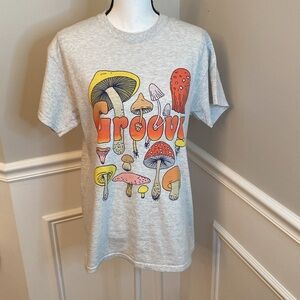 Groovy Mushroom Tee Size Medium Boho t-shirt